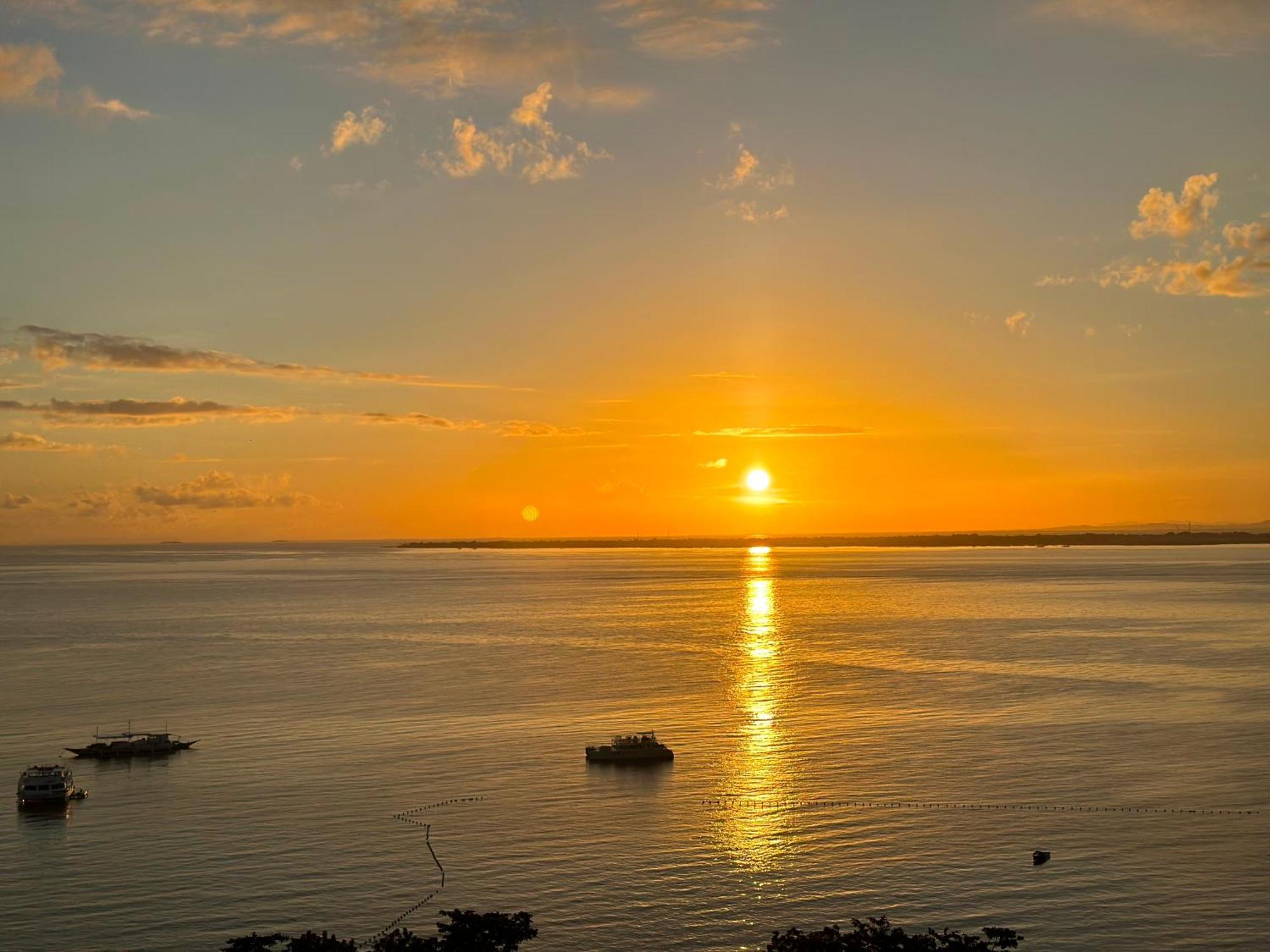 Oceanview Deluxe 1Br Suite La Mirada Lapu-Lapu City Eksteriør billede