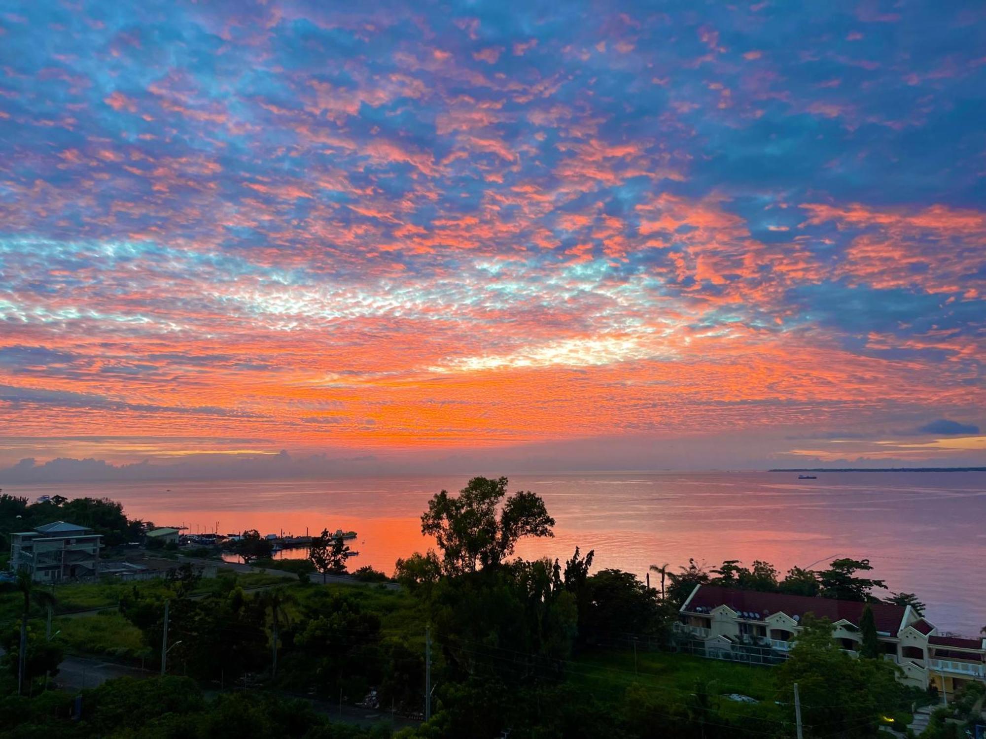 Oceanview Deluxe 1Br Suite La Mirada Lapu-Lapu City Eksteriør billede